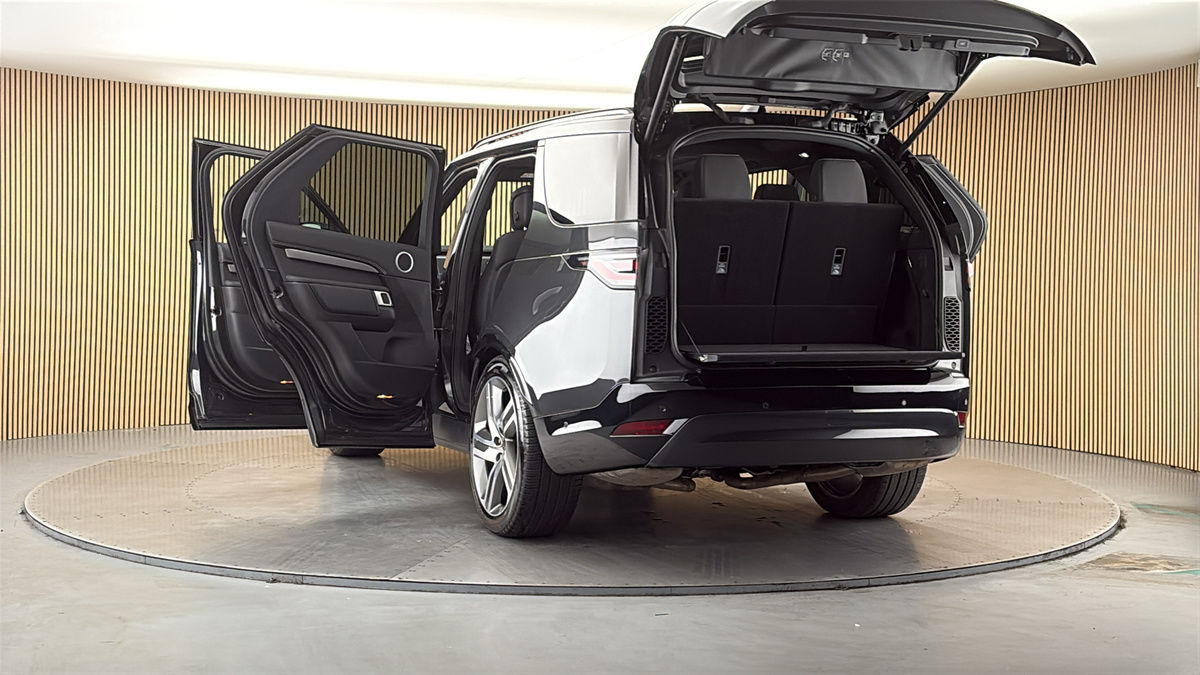 More views of Land Rover Discovery