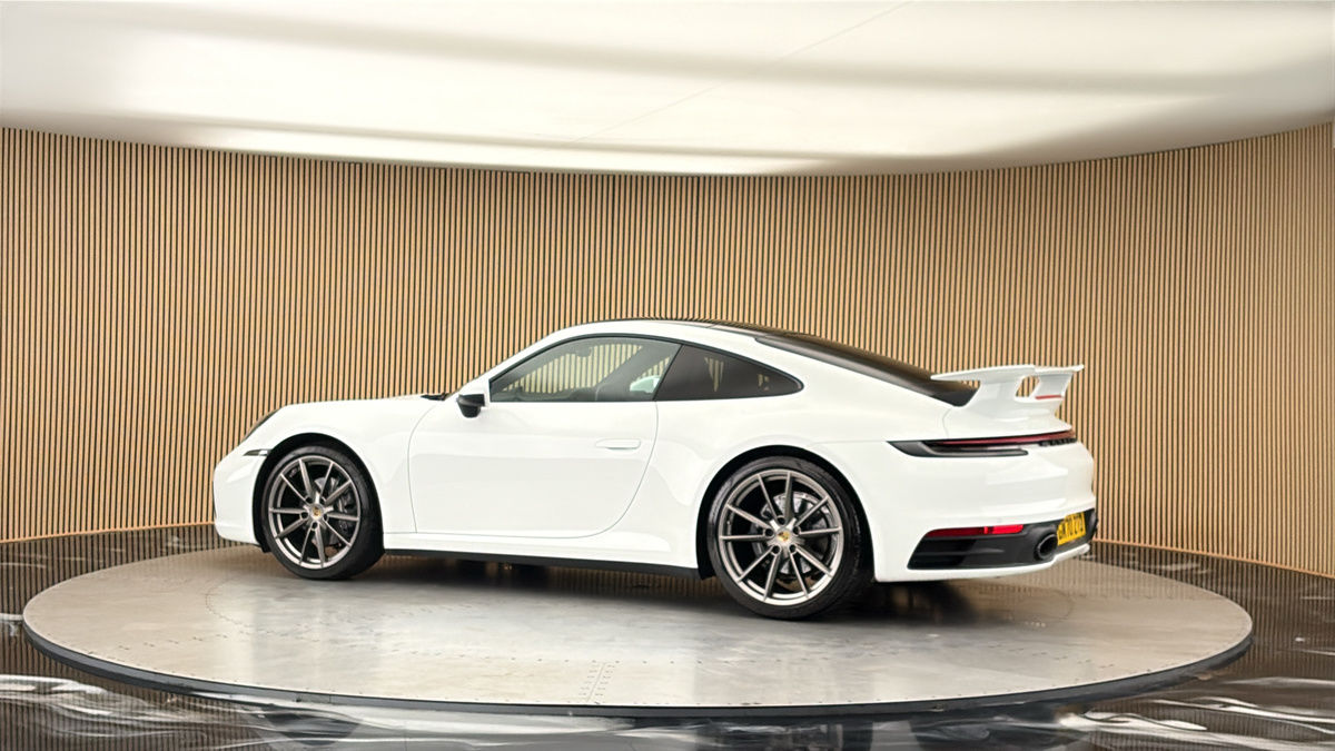 More views of Porsche 911