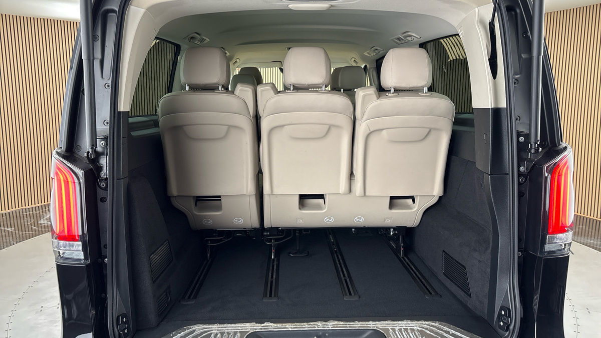 Mercedes-Benz V Class Image 11