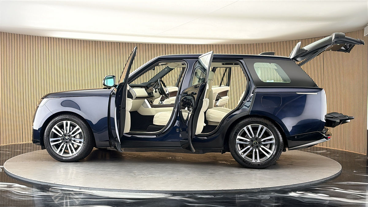 More views of Land Rover Range Rover