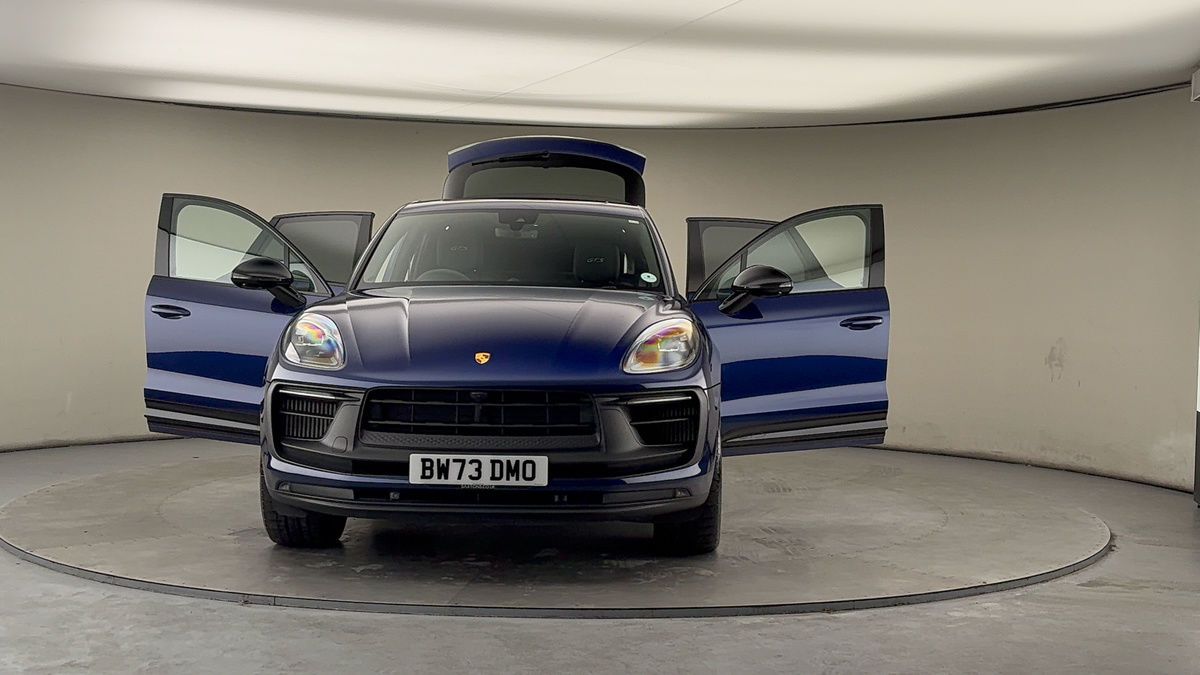 More views of Porsche Macan