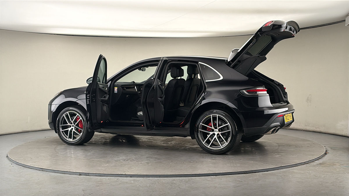 More views of Porsche Macan