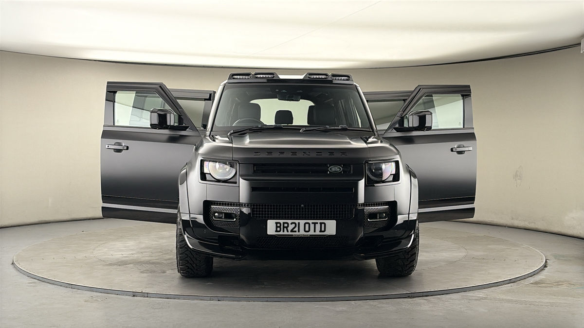 More views of Land Rover Defender 110