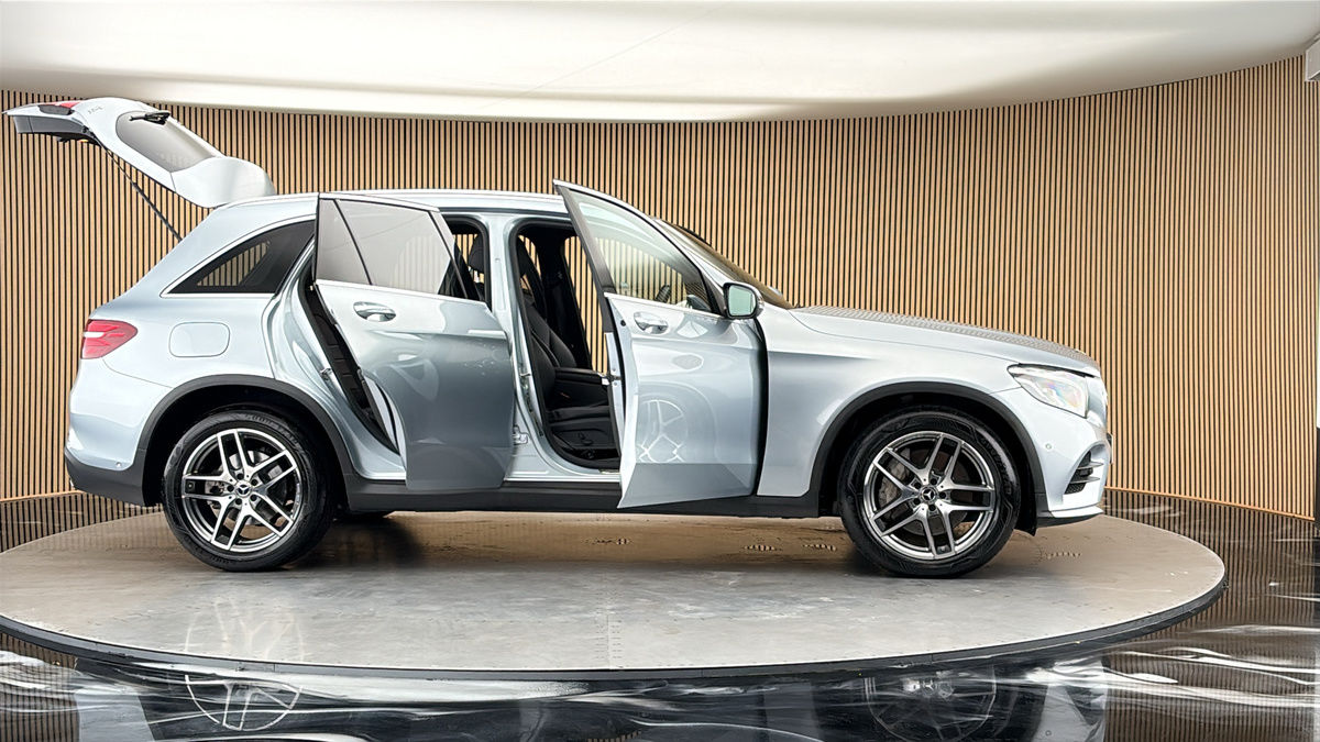 More views of Mercedes-Benz GLC