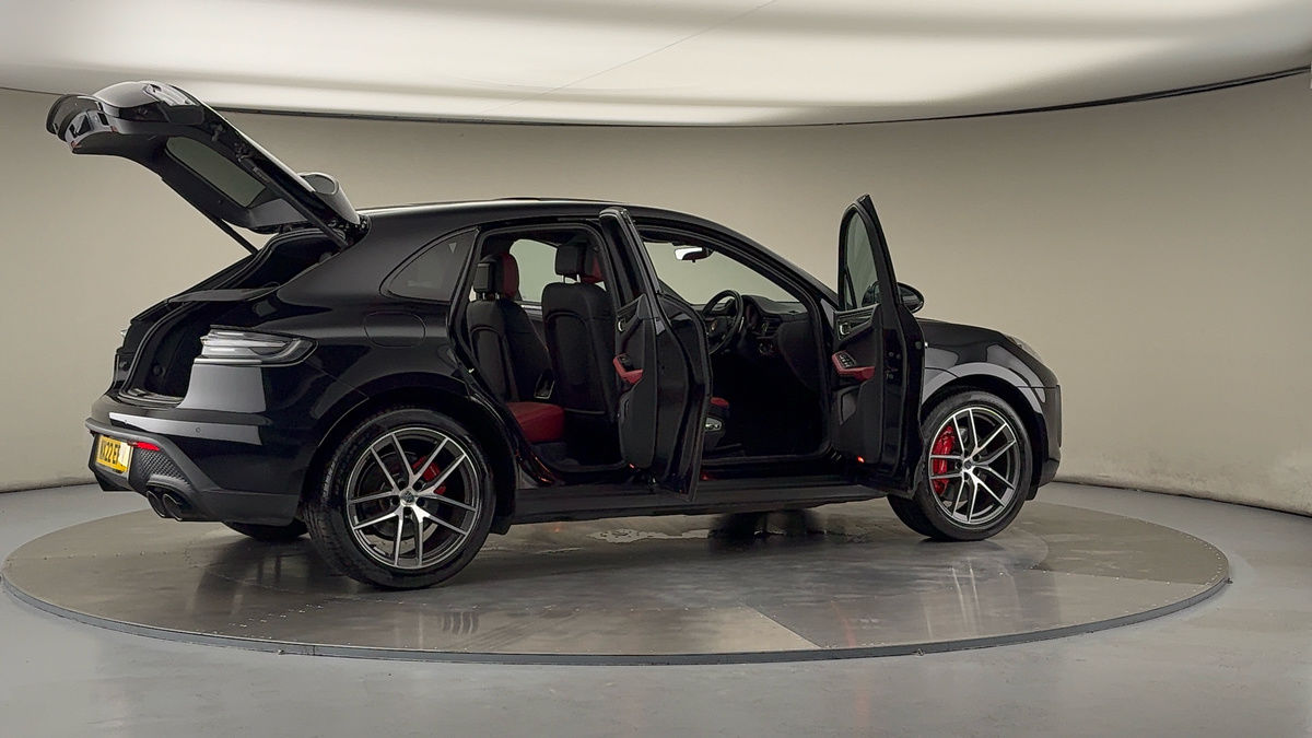 More views of Porsche Macan