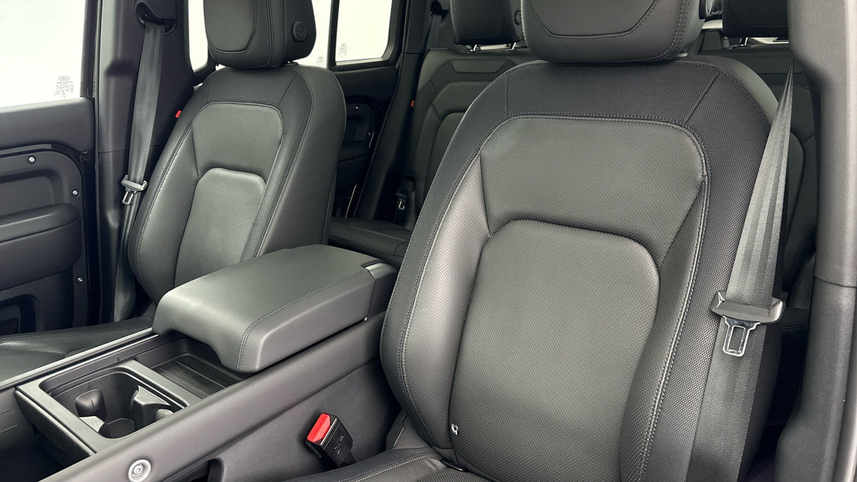 Land Rover Defender 110 Urban Image 7