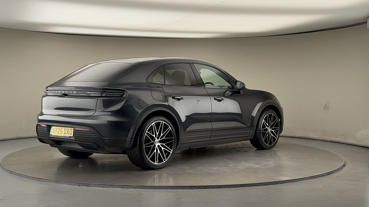Porsche Macan Image 41