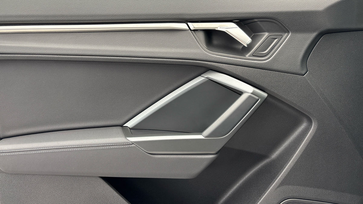 Audi Q3 Image 19