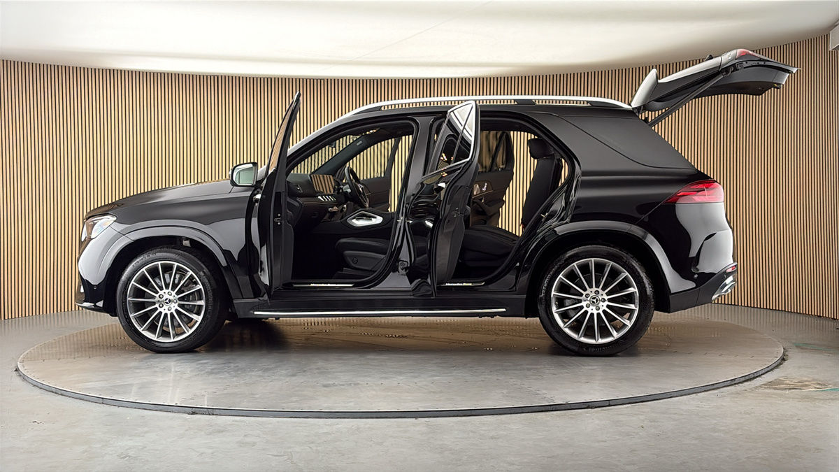 More views of Mercedes-Benz GLE