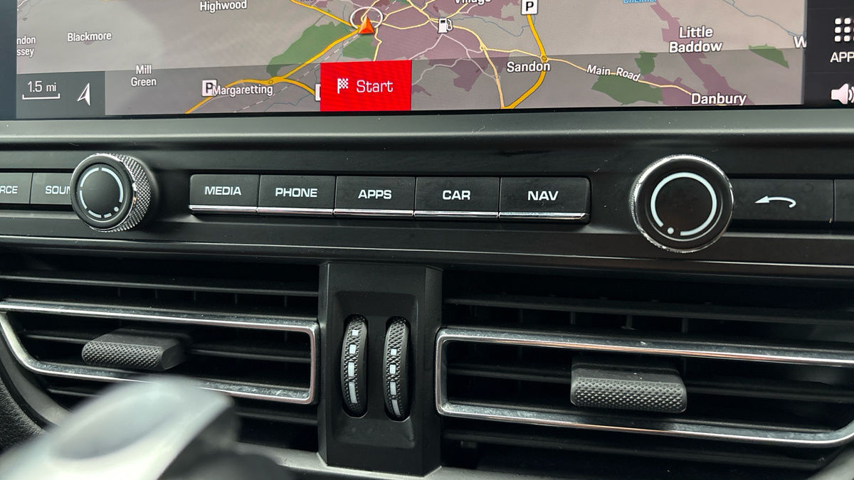 Porsche Macan Image 6