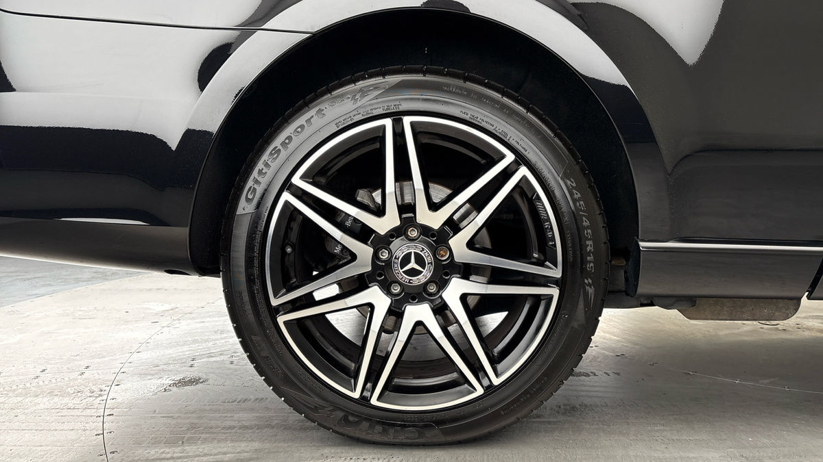 Mercedes-Benz V Class Image 10