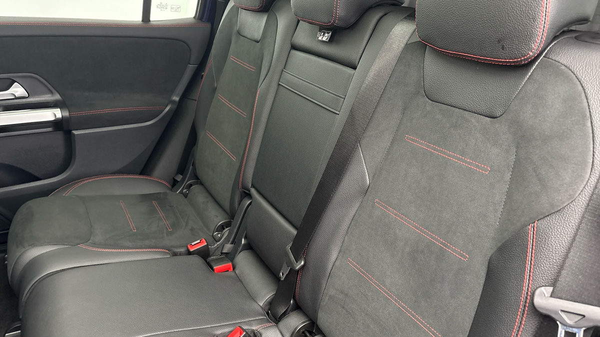 Mercedes-Benz GLB Image 8