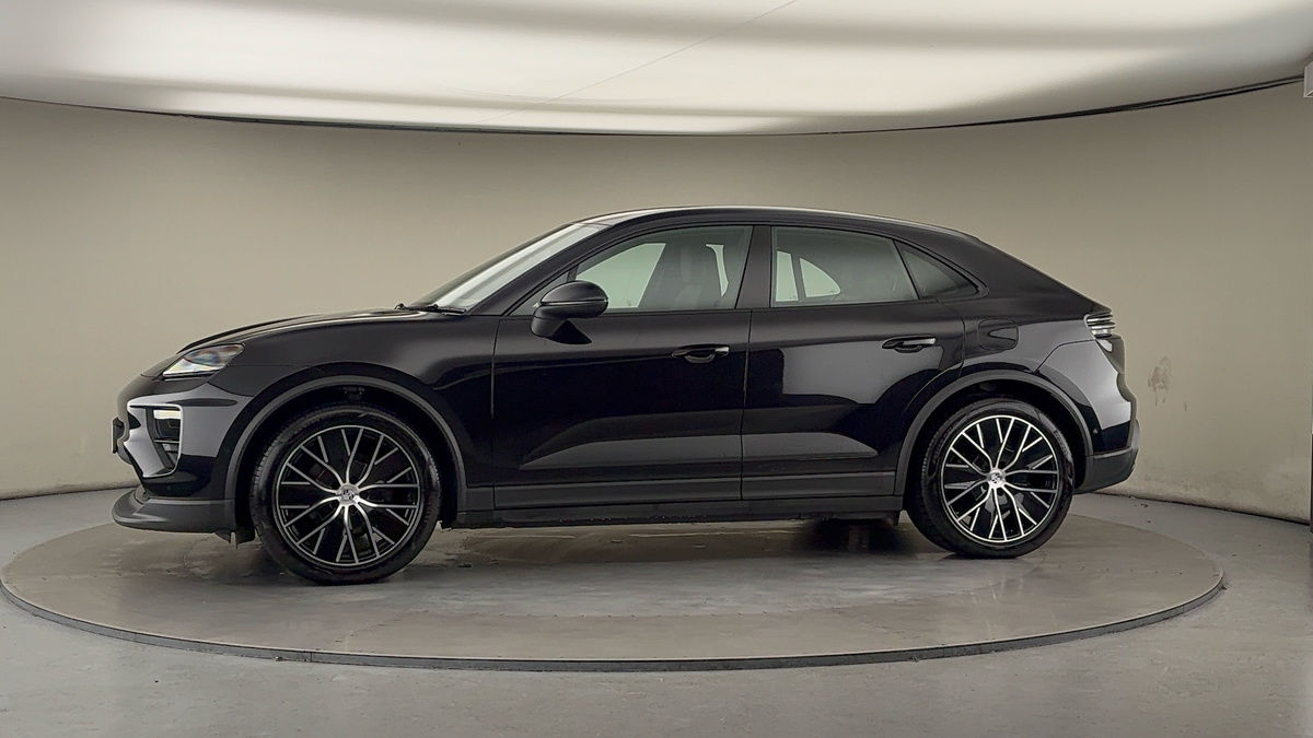 More views of Porsche Macan