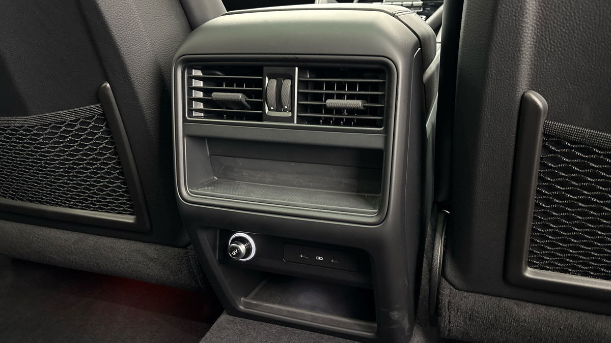 Porsche Cayenne Image 25