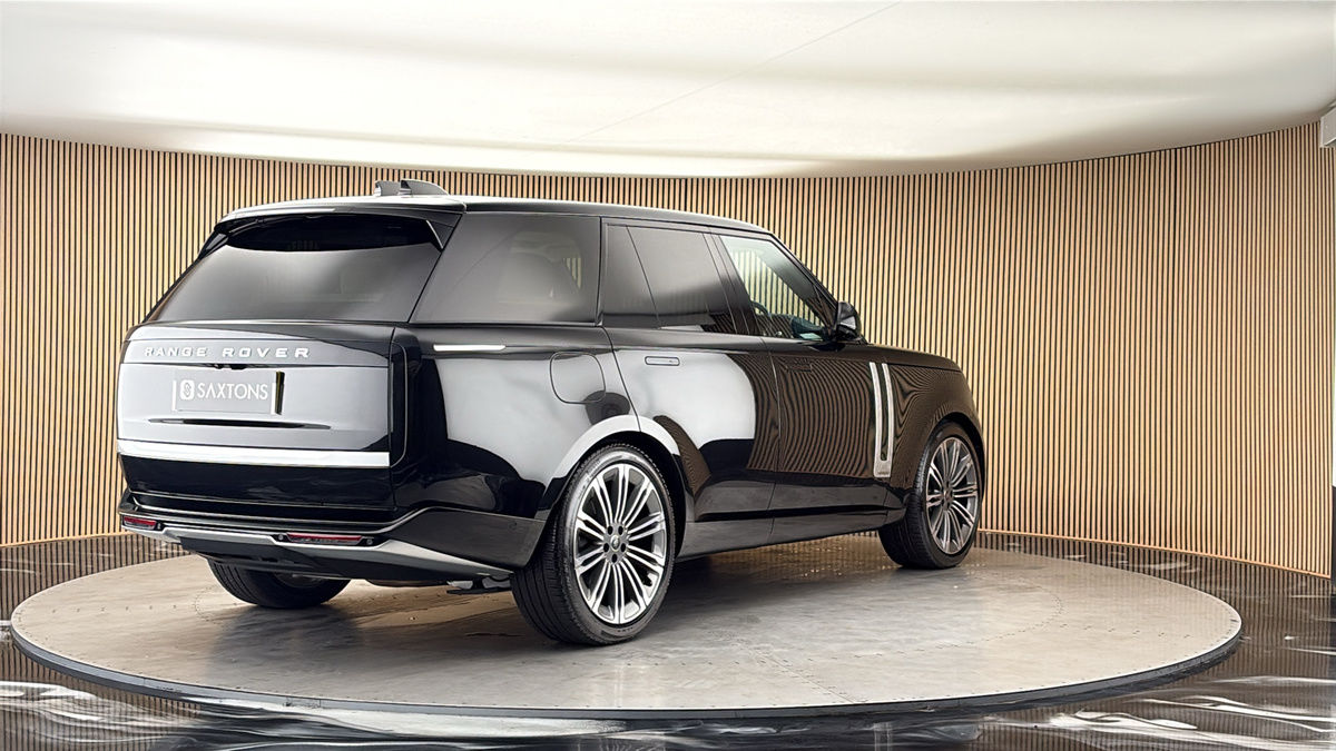 More views of Land Rover Range Rover