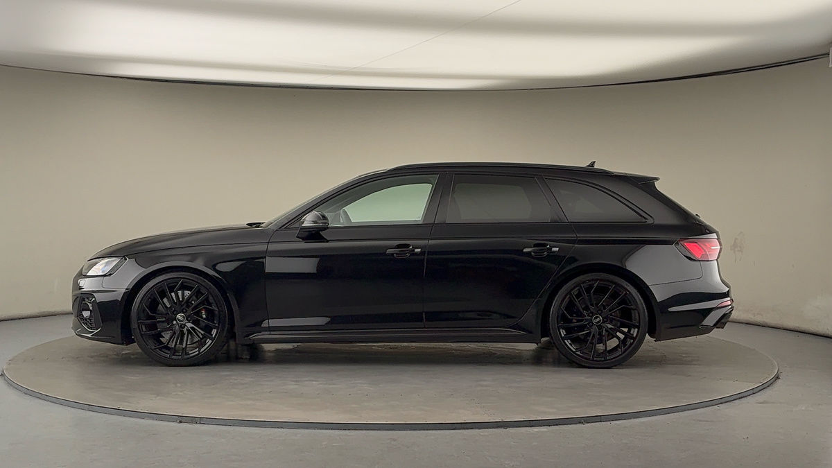 Audi RS4 Avant Image 15