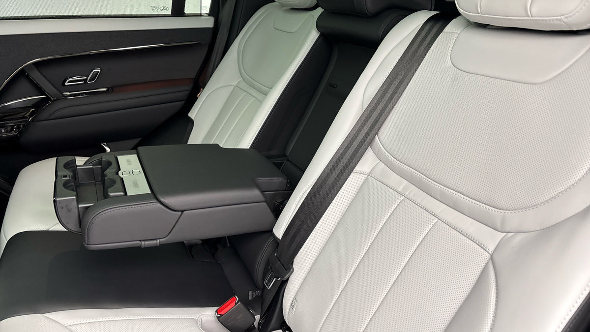 Land Rover Range Rover Sport Image 9