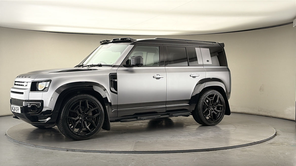 More views of Land Rover Defender 110