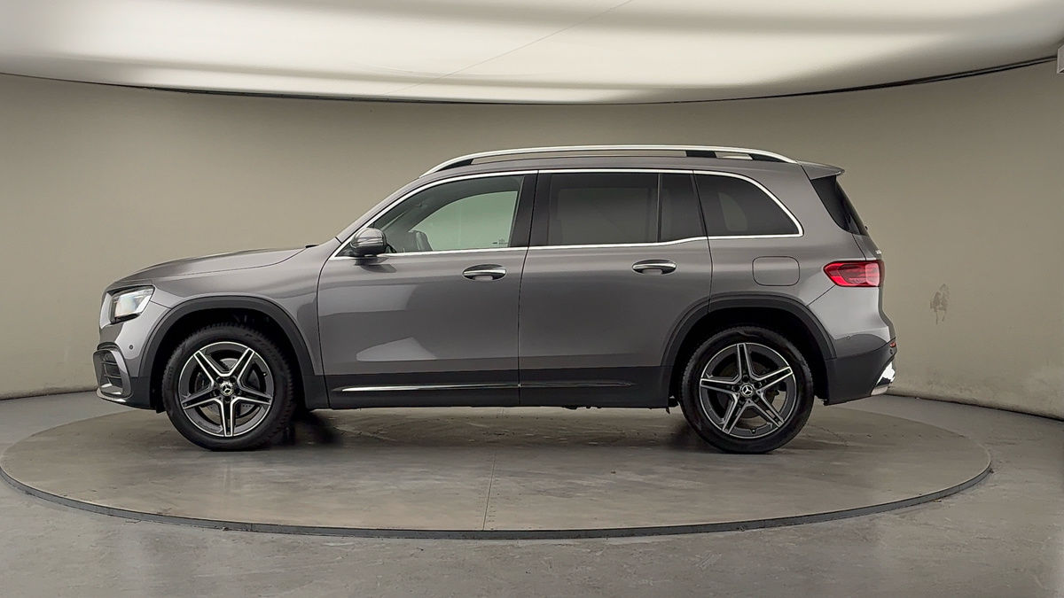 Mercedes-Benz GLB Image 15