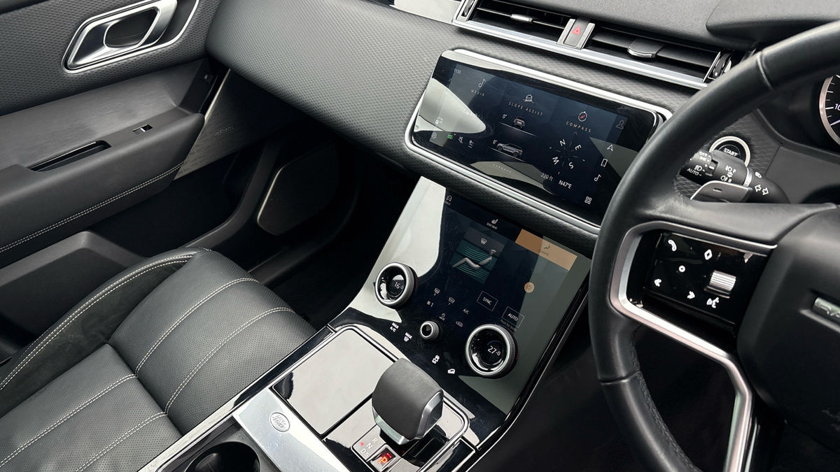 Land Rover Range Rover Velar Image 18