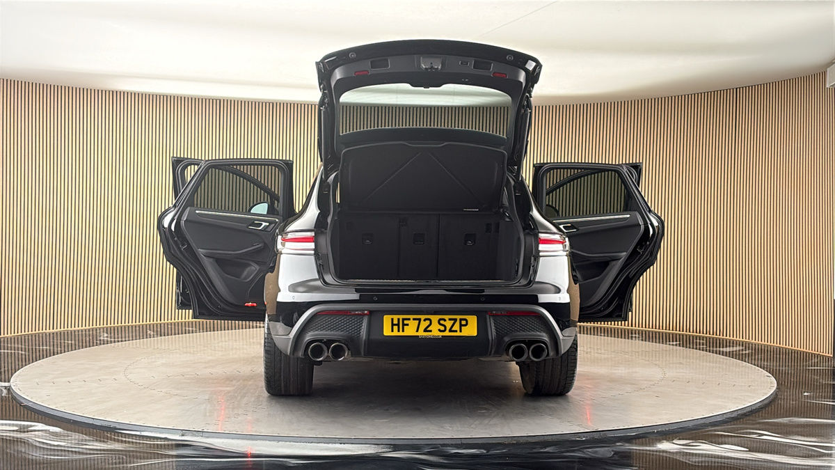 More views of Porsche Macan