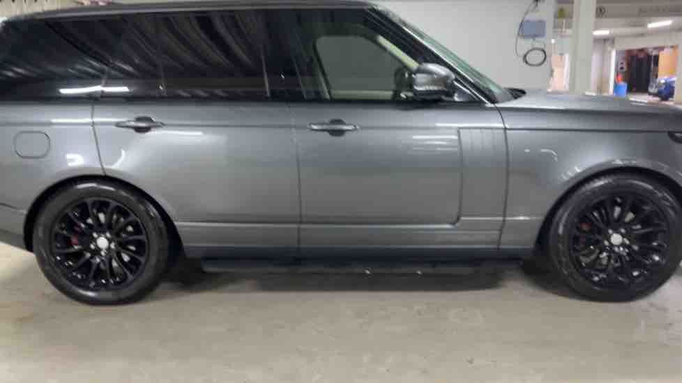 More views of Land Rover Range Rover