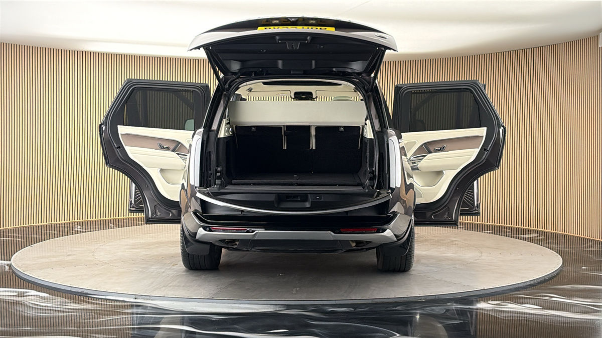 More views of Land Rover Range Rover