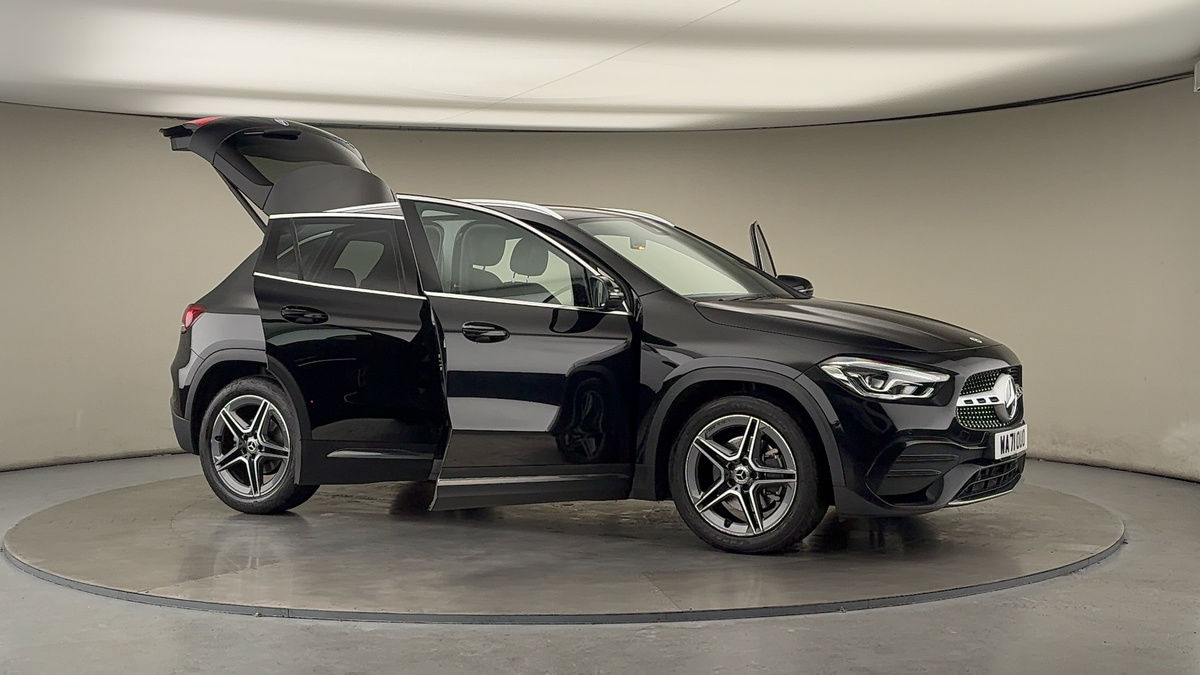 More views of Mercedes-Benz GLA