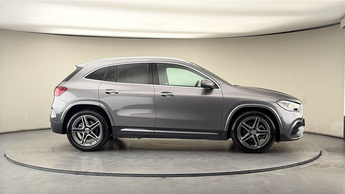 More views of Mercedes-Benz GLA