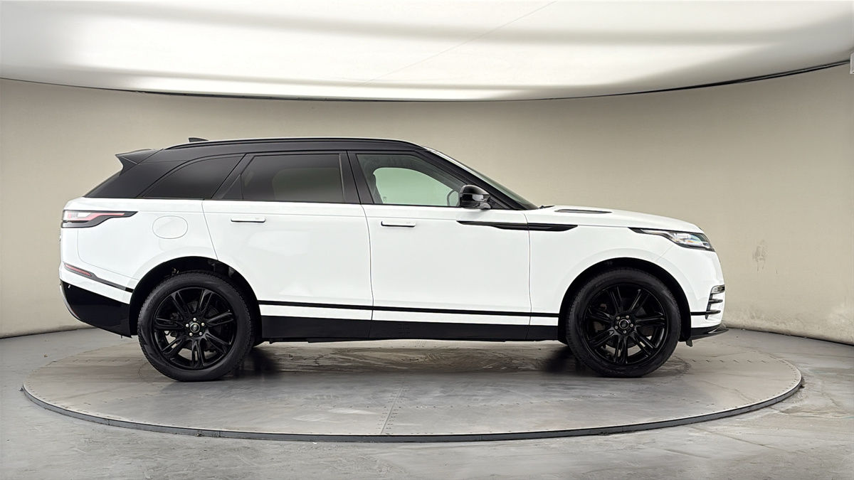 Land Rover Range Rover Velar Image 16