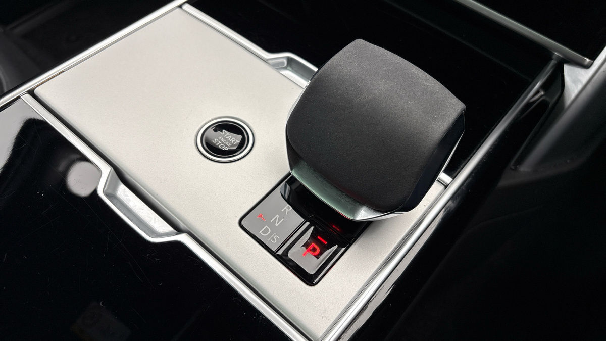 Land Rover Range Rover Image 25