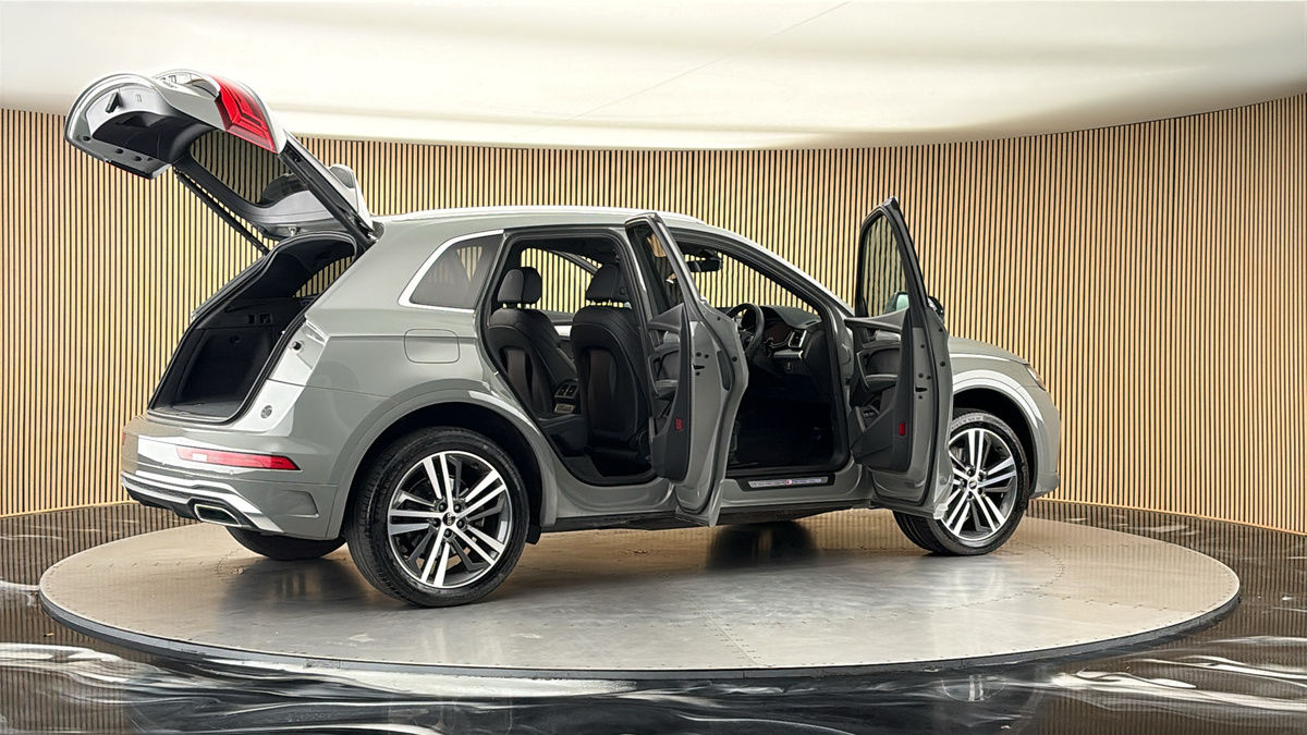 More views of Audi Q5