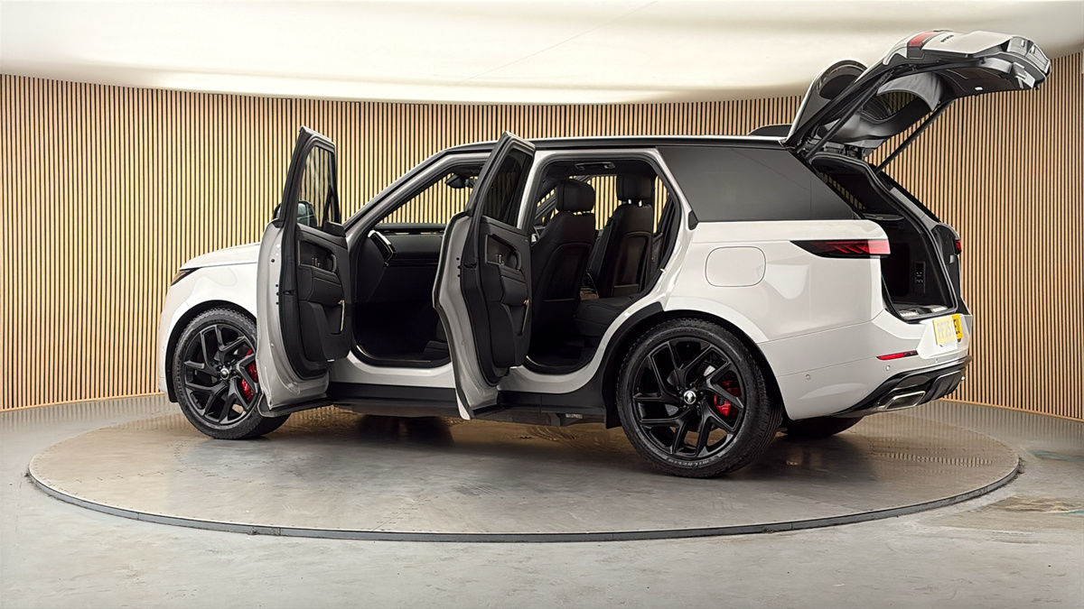 More views of Land Rover Range Rover Sport