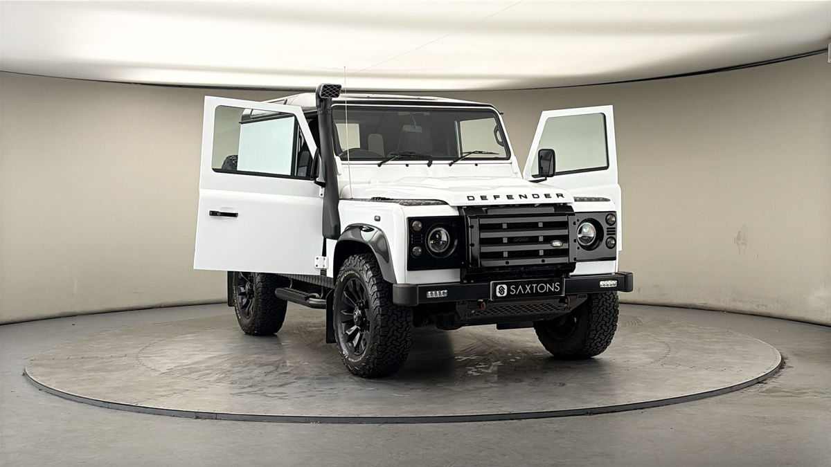 More views of Land Rover Defender 90