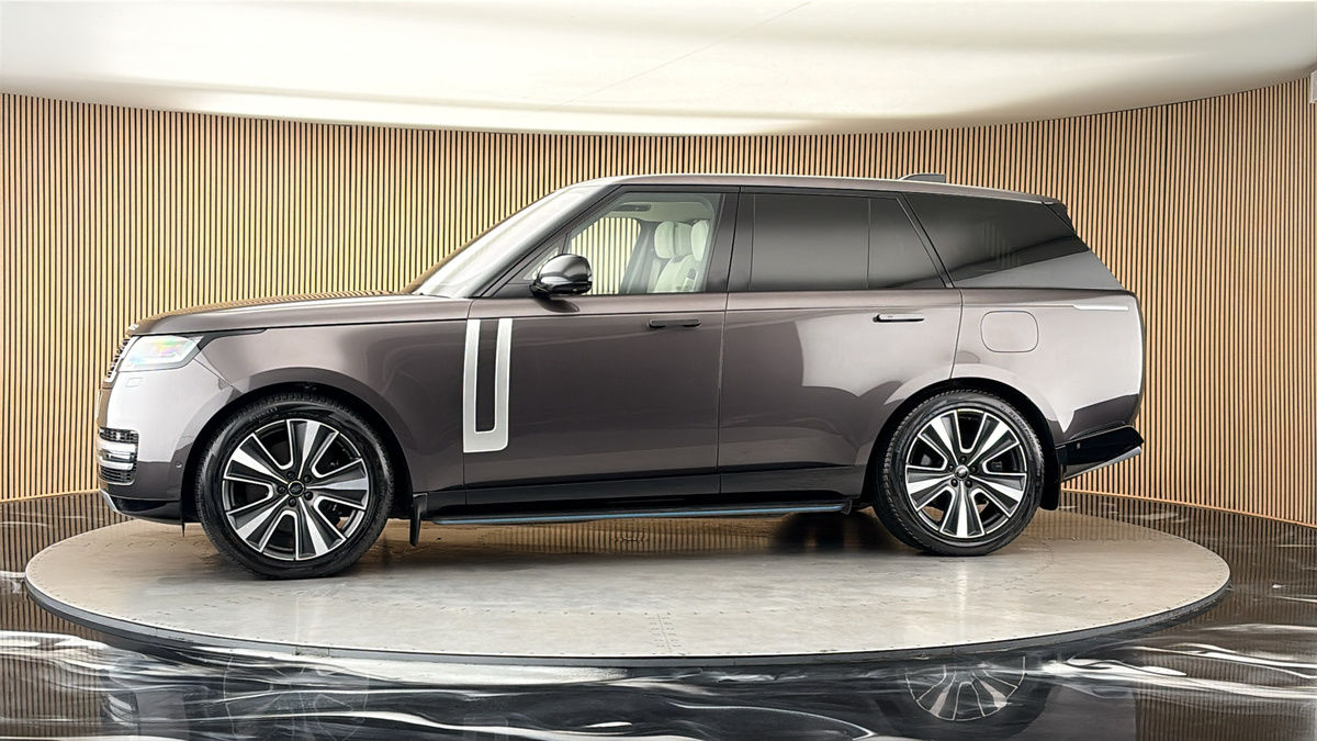 More views of Land Rover Range Rover