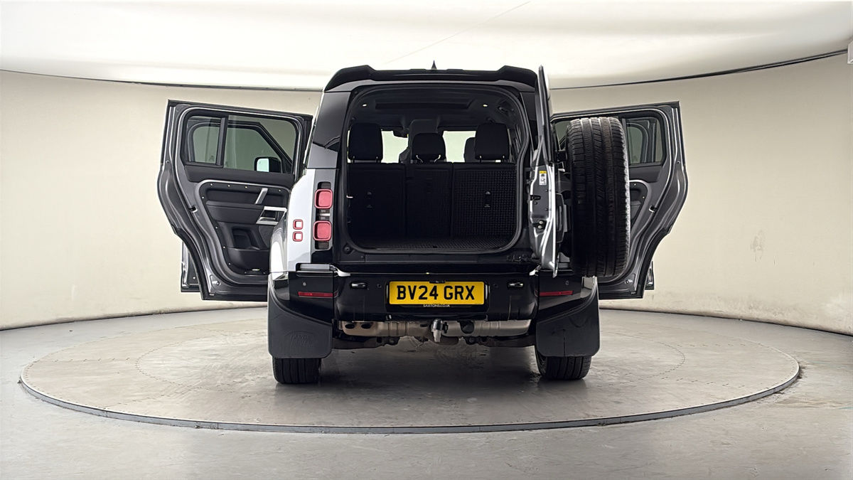 More views of Land Rover Defender 110