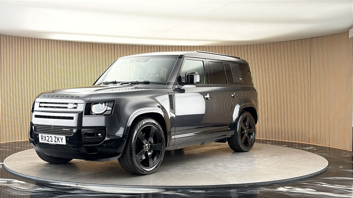 More views of Land Rover Defender 110