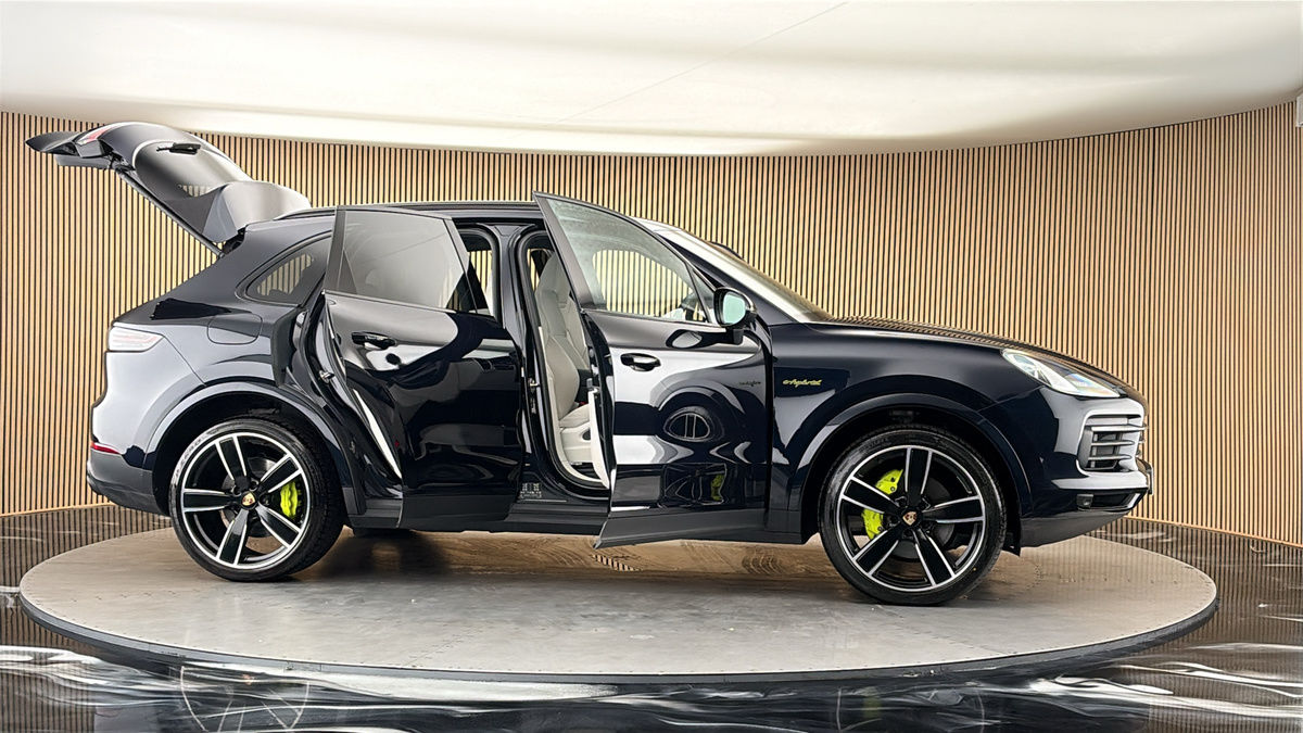 More views of Porsche Cayenne
