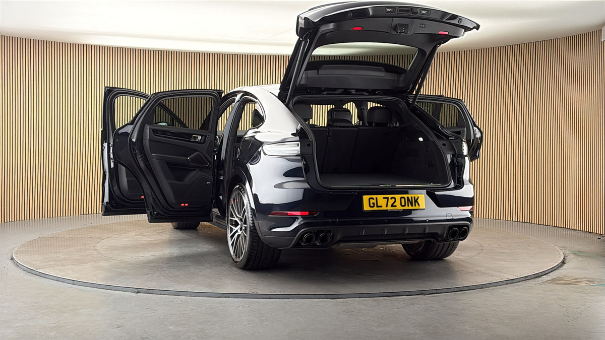 More views of Porsche Cayenne