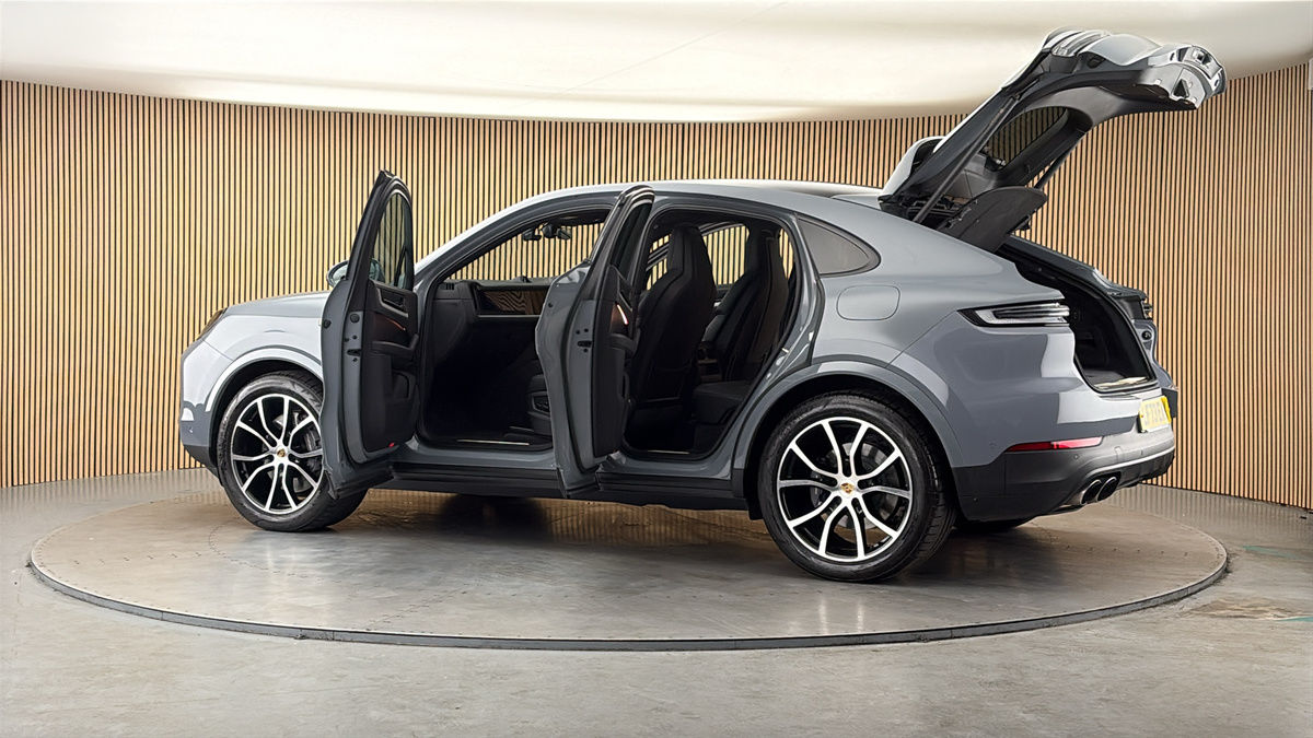 More views of Porsche Cayenne