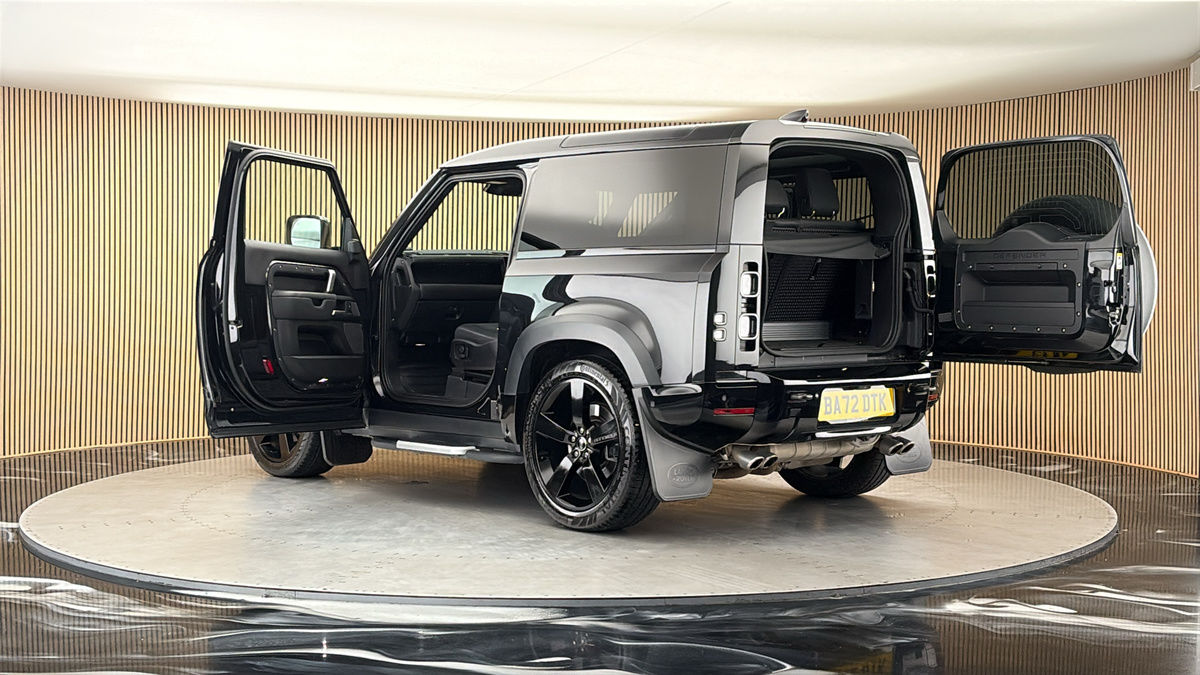 More views of Land Rover Defender 90