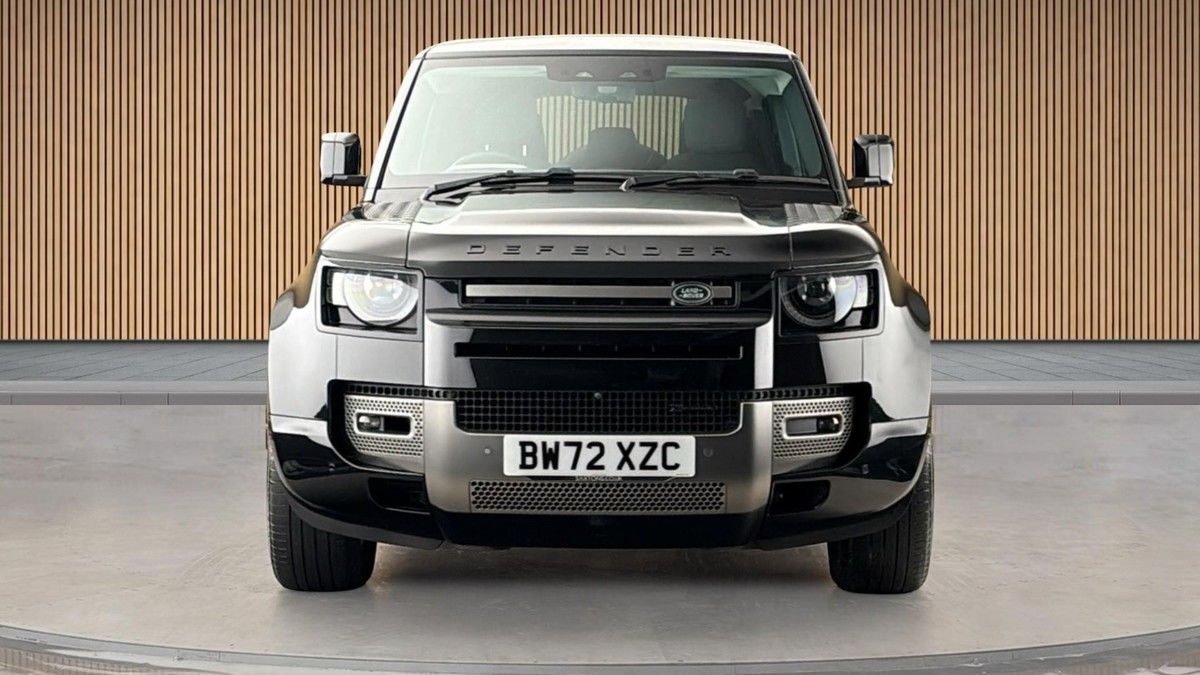 Land Rover Defender 110 Image 3