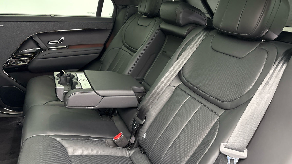 Land Rover Range Rover Sport Image 9