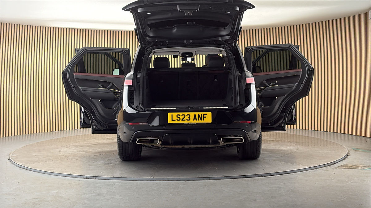 More views of Land Rover Range Rover Sport