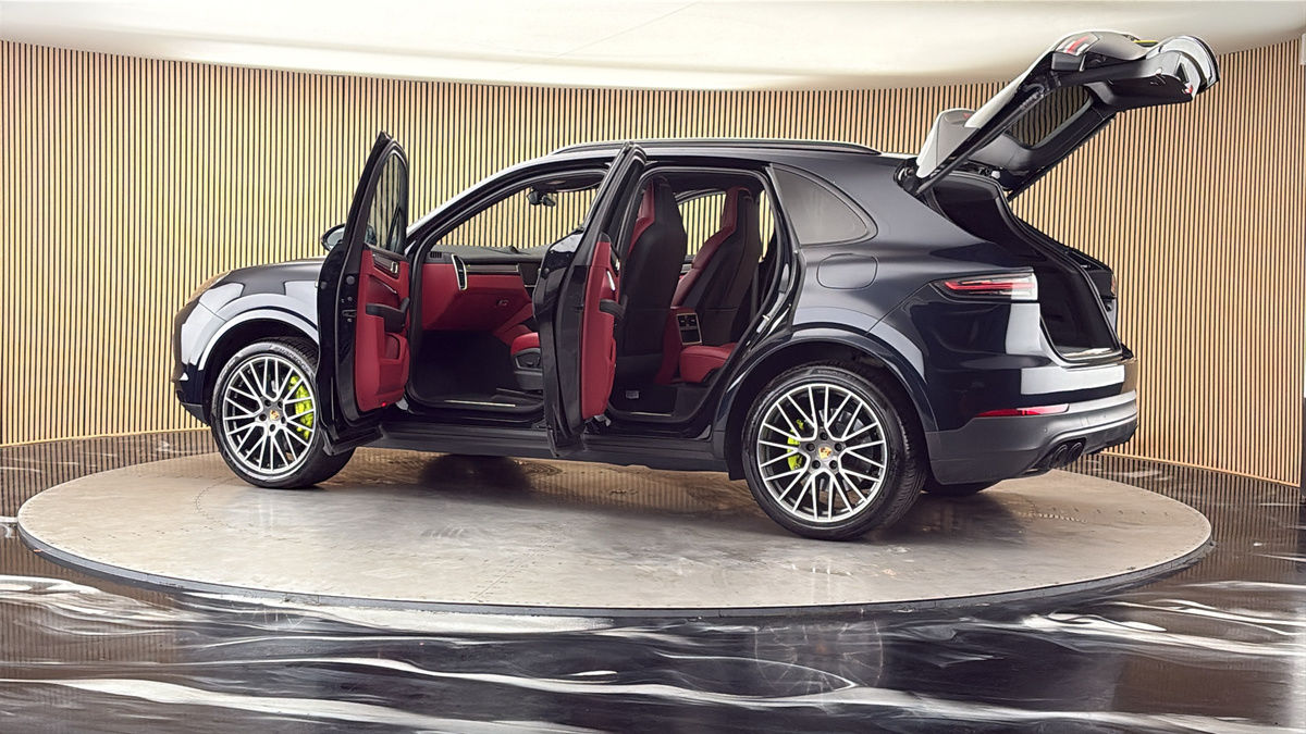 More views of Porsche Cayenne