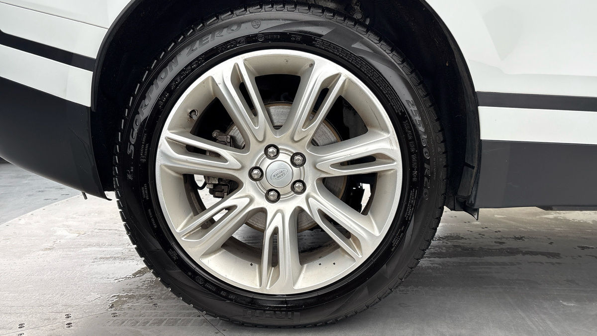 Land Rover Range Rover Velar Image 10