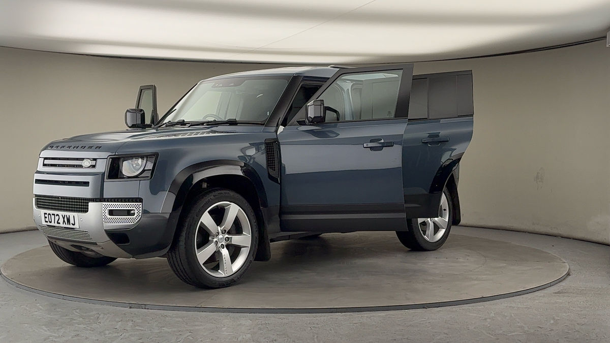 More views of Land Rover Defender 110