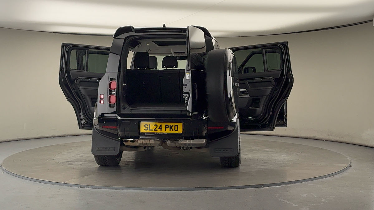 More views of Land Rover Defender 110