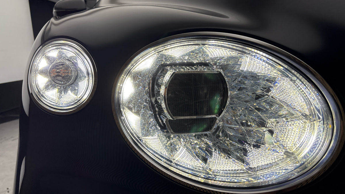 Bentley Bentayga Image 44