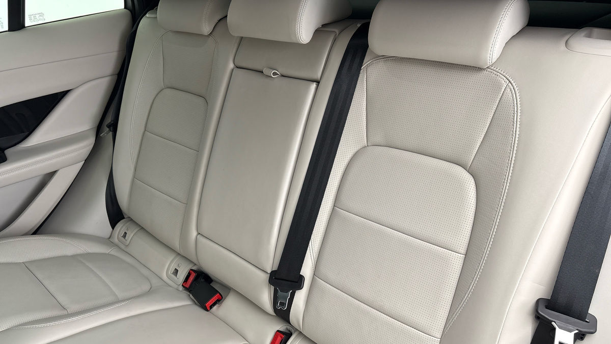Jaguar I-PACE Image 8